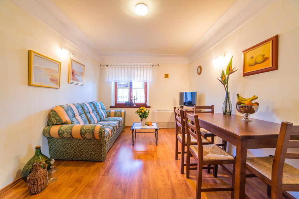 Aparthotel Katalyma 828 Канфанар Екстериор снимка