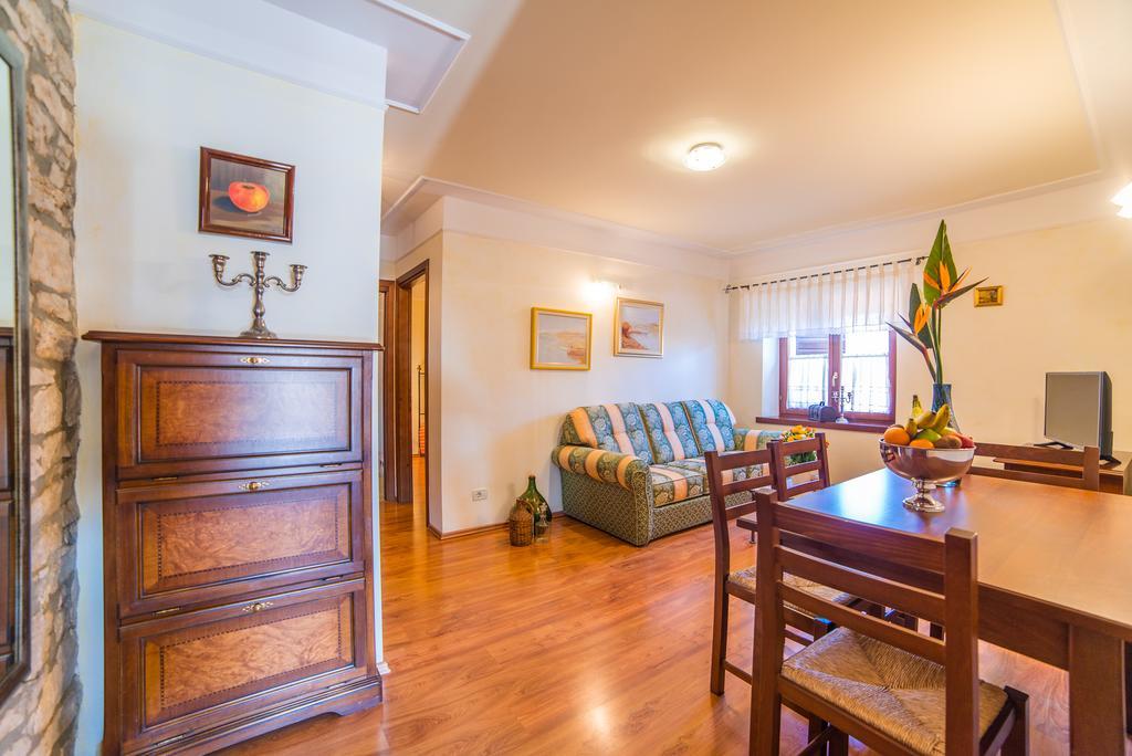 Aparthotel Katalyma 828 Канфанар Екстериор снимка