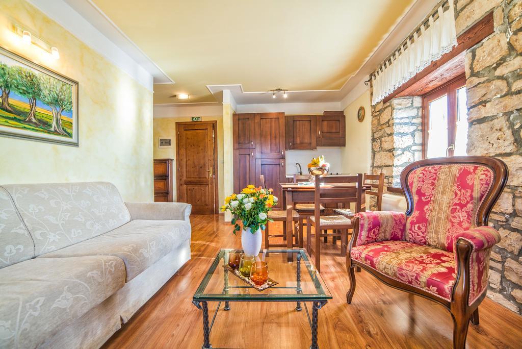 Aparthotel Katalyma 828 Канфанар Екстериор снимка