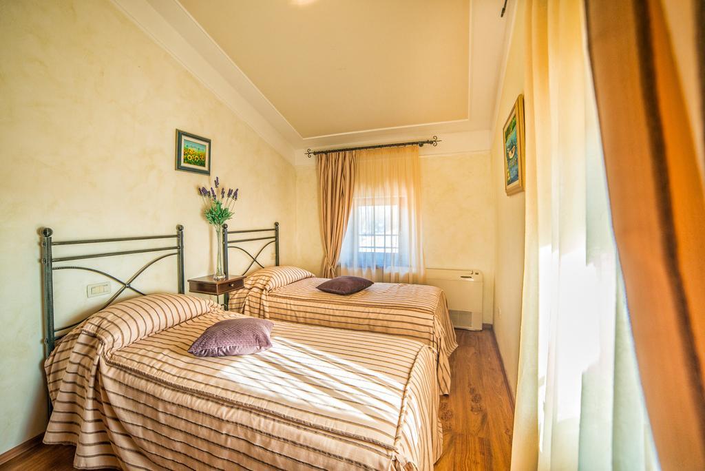 Aparthotel Katalyma 828 Канфанар Екстериор снимка