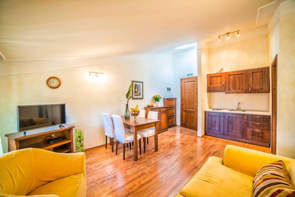 Aparthotel Katalyma 828 Канфанар Екстериор снимка