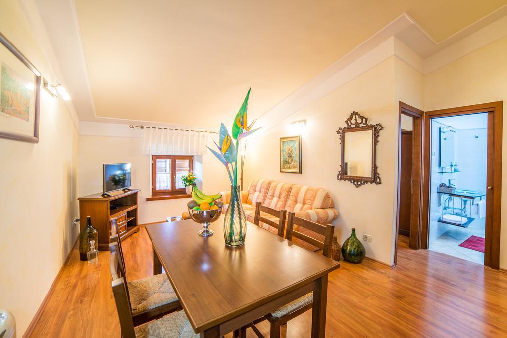 Aparthotel Katalyma 828 Канфанар Екстериор снимка