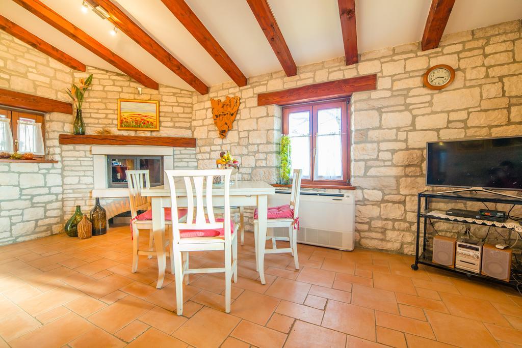 Aparthotel Katalyma 828 Канфанар Екстериор снимка